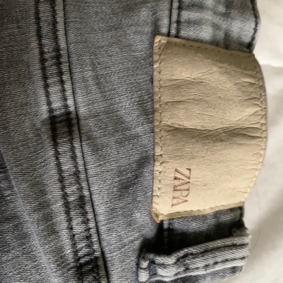 3/$50 Zara high waist grey ripped skinny jeans. - Picture 3 of 4